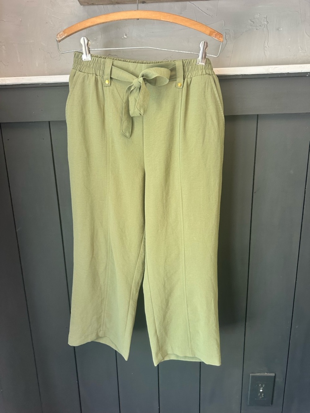 SOHO Apparel Light Olive Tie-Waist Wide Leg‎ Crop Ankle Pants size PS